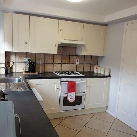 Penllech House - Huku Kwetu Notts - 3 Bedroom Spacious Lovely And Cosy With A Free Parking- Affordable And Suitable To Group Business Travellers Nottingham Dış mekan fotoğraf