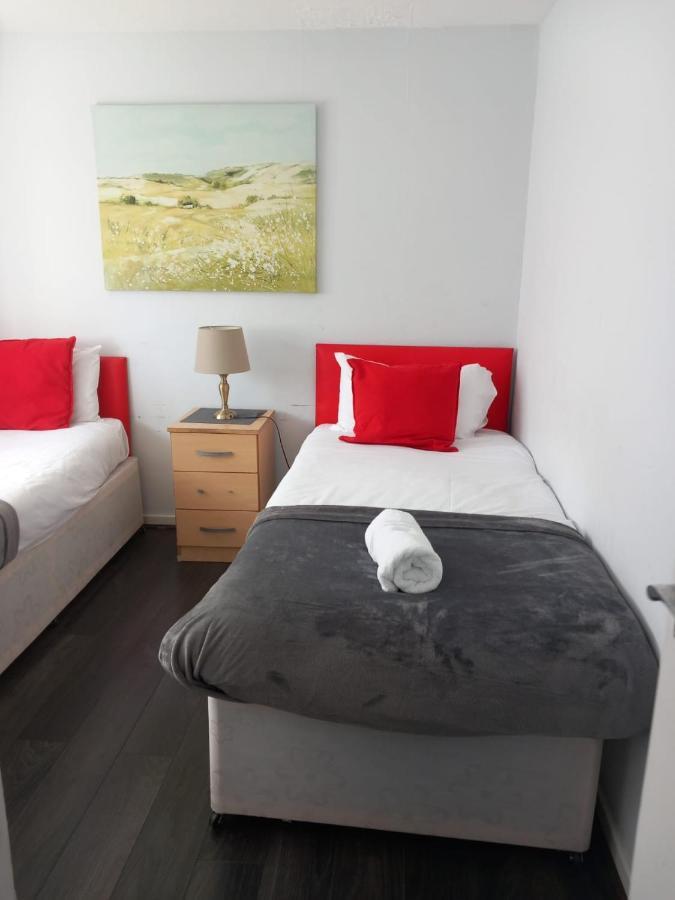 Penllech House - Huku Kwetu Notts - 3 Bedroom Spacious Lovely And Cosy With A Free Parking- Affordable And Suitable To Group Business Travellers Nottingham Dış mekan fotoğraf