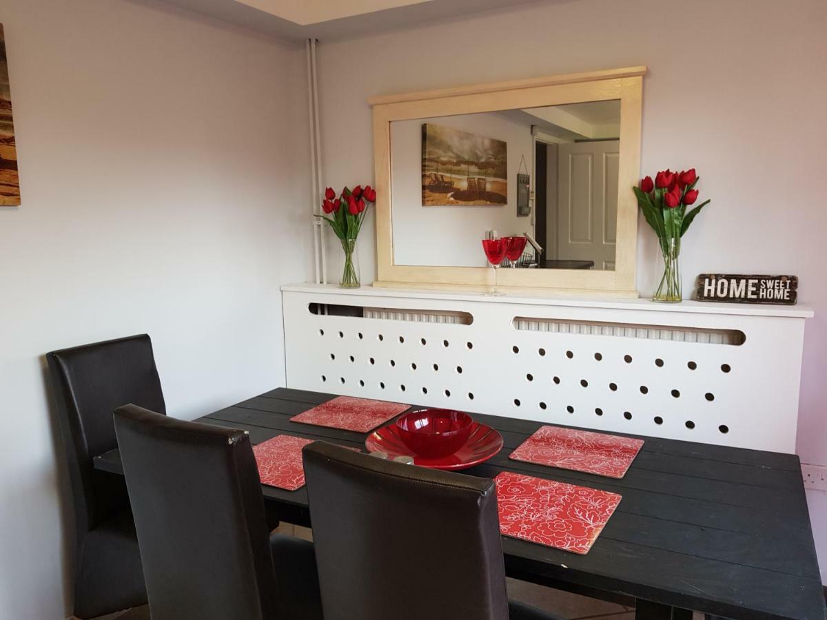 Penllech House - Huku Kwetu Notts - 3 Bedroom Spacious Lovely And Cosy With A Free Parking- Affordable And Suitable To Group Business Travellers Nottingham Dış mekan fotoğraf
