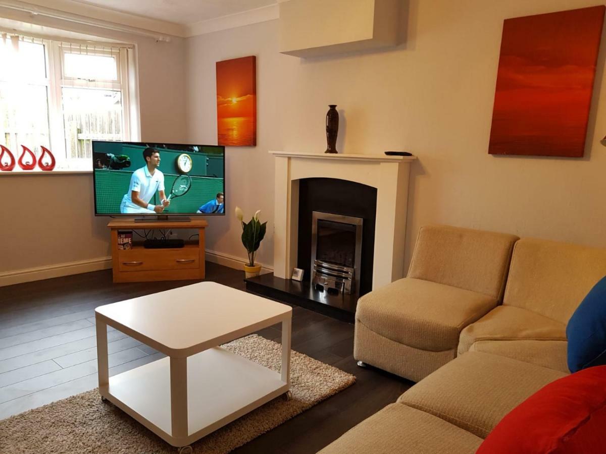 Penllech House - Huku Kwetu Notts - 3 Bedroom Spacious Lovely And Cosy With A Free Parking- Affordable And Suitable To Group Business Travellers Nottingham Dış mekan fotoğraf