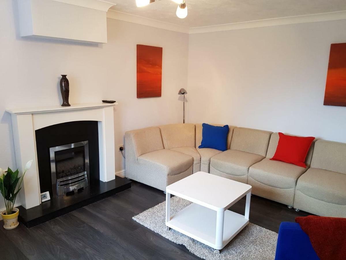 Penllech House - Huku Kwetu Notts - 3 Bedroom Spacious Lovely And Cosy With A Free Parking- Affordable And Suitable To Group Business Travellers Nottingham Dış mekan fotoğraf