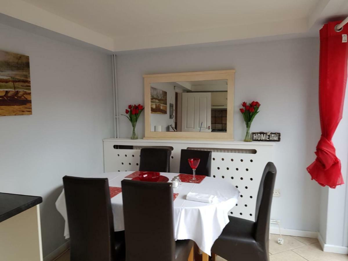Penllech House - Huku Kwetu Notts - 3 Bedroom Spacious Lovely And Cosy With A Free Parking- Affordable And Suitable To Group Business Travellers Nottingham Dış mekan fotoğraf
