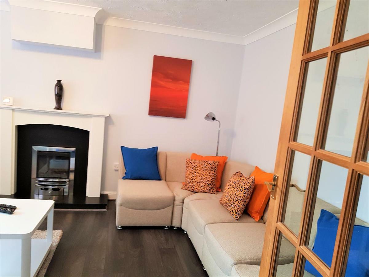 Penllech House - Huku Kwetu Notts - 3 Bedroom Spacious Lovely And Cosy With A Free Parking- Affordable And Suitable To Group Business Travellers Nottingham Dış mekan fotoğraf