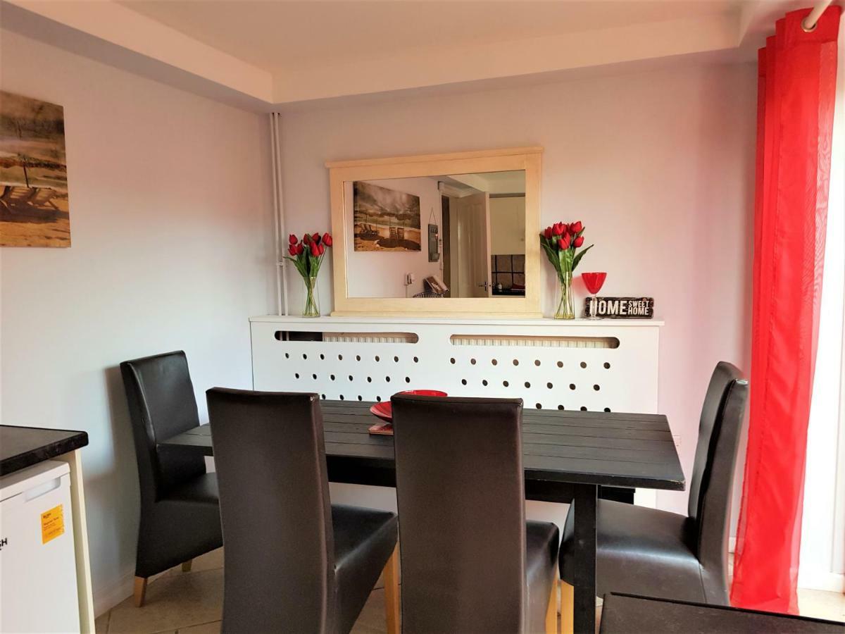 Penllech House - Huku Kwetu Notts - 3 Bedroom Spacious Lovely And Cosy With A Free Parking- Affordable And Suitable To Group Business Travellers Nottingham Dış mekan fotoğraf