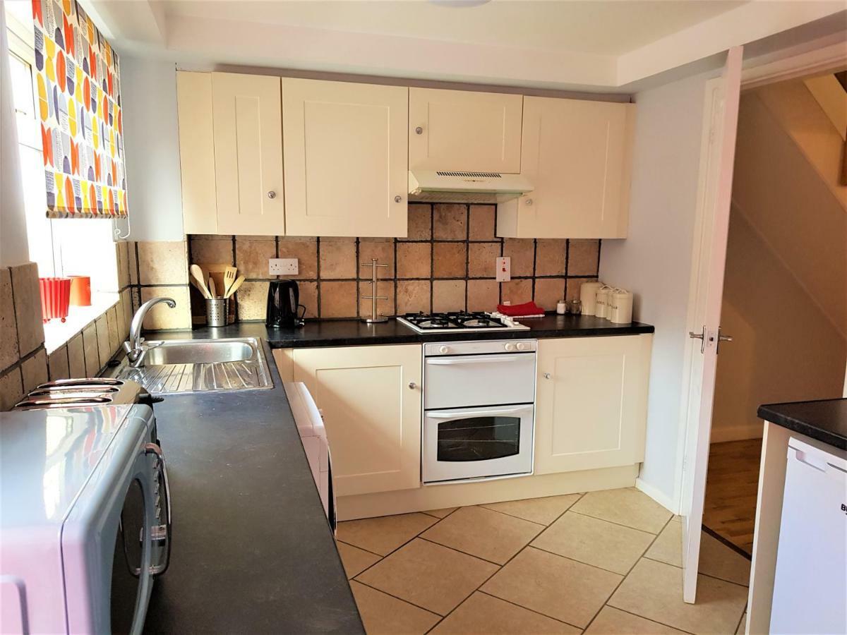 Penllech House - Huku Kwetu Notts - 3 Bedroom Spacious Lovely And Cosy With A Free Parking- Affordable And Suitable To Group Business Travellers Nottingham Dış mekan fotoğraf