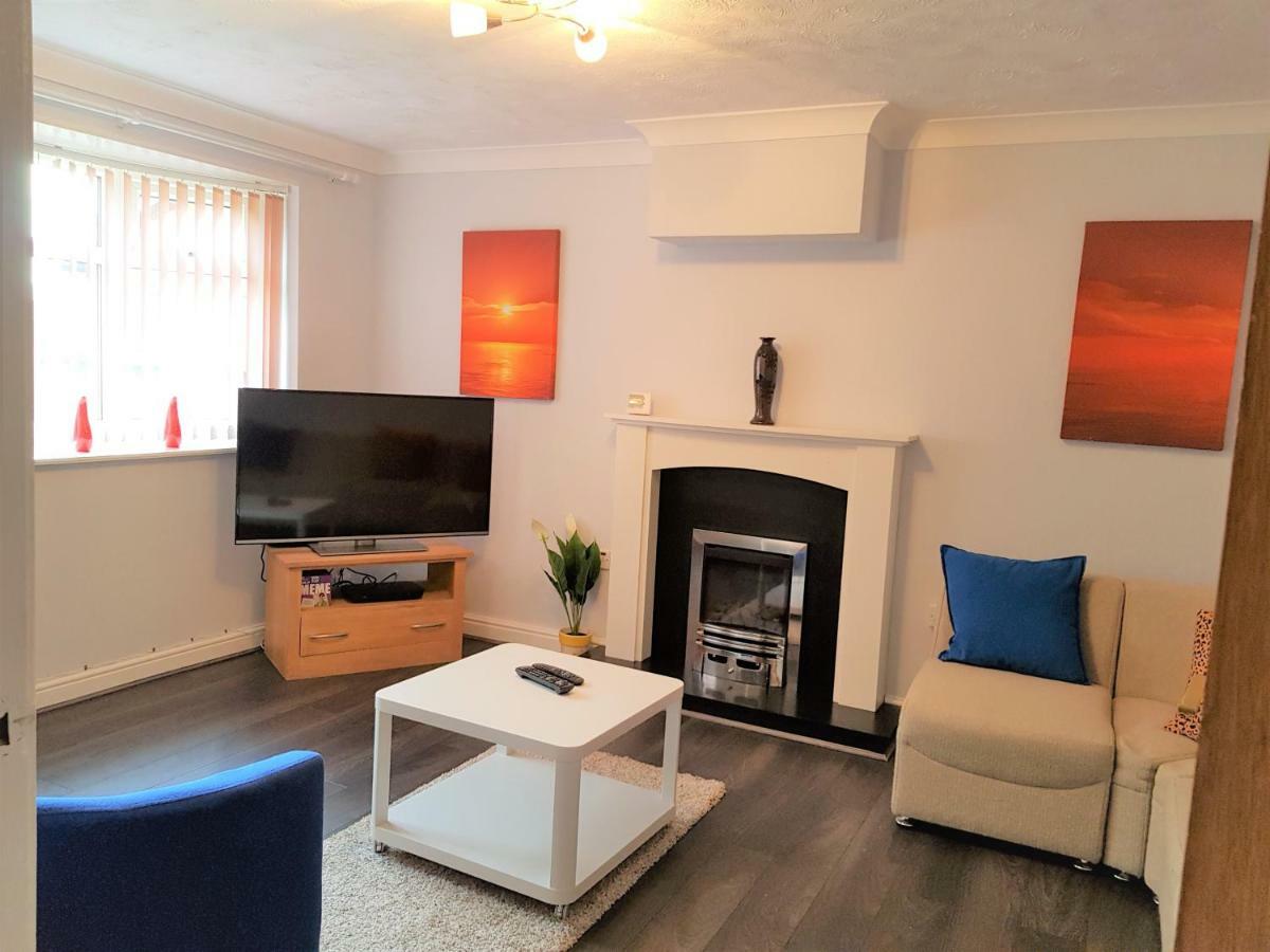 Penllech House - Huku Kwetu Notts - 3 Bedroom Spacious Lovely And Cosy With A Free Parking- Affordable And Suitable To Group Business Travellers Nottingham Dış mekan fotoğraf